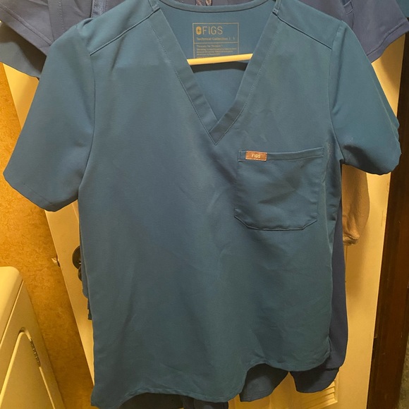 Scrubs for sale all royal 6 fig small tops, jannuu top xs, 2 easy stretch sets S - Picture 3 of 10